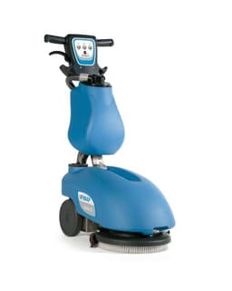 Поломоечная машина для автосервиса: 5 причин почему она незаменима